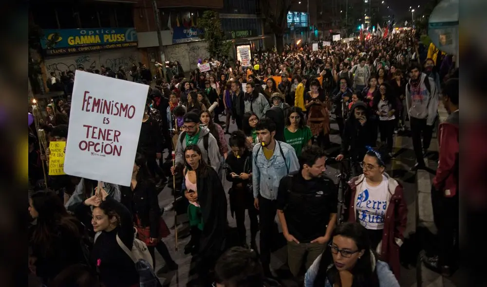 Mujeres exigen igualdad y fin de la violencia en todo el mundo. Foto: AFP.