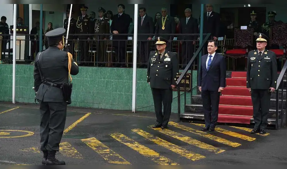 Ministro del Interior: “Debemos trabajar codo a codo con los policías de otros países” Ministro del Interior: “Debemos trabajar codo a codo con los policías de otros países”