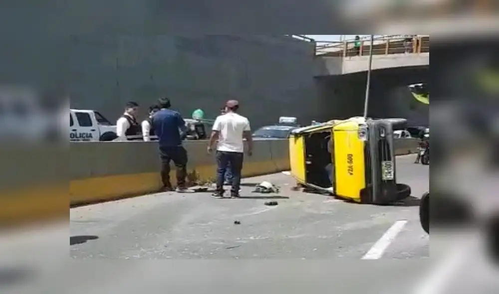 Arequipa: Chofer salva de morir tras volcadura de su tico en bypass