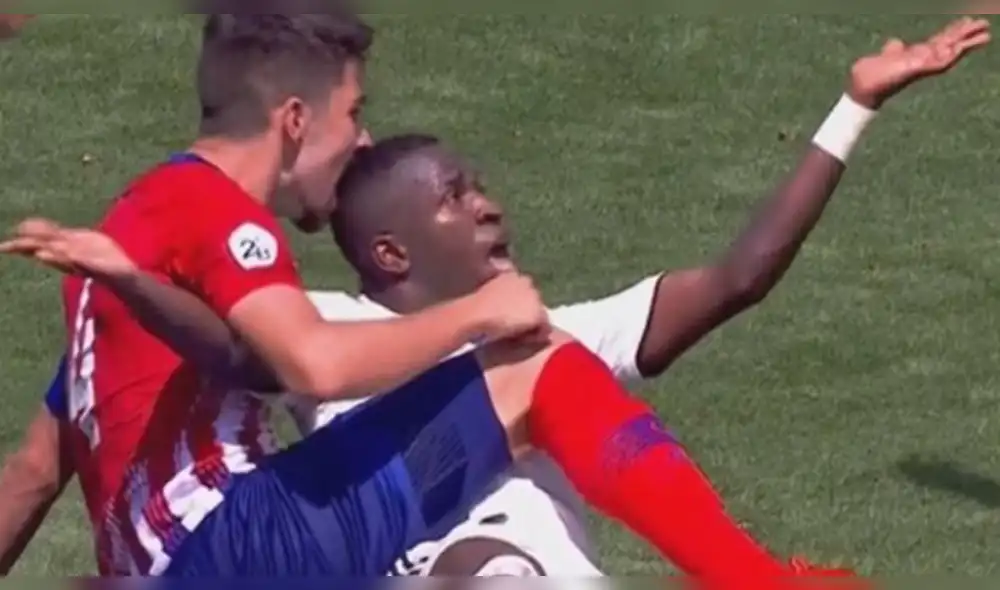¡Insólito! Vinicius Junior fue mordido por jugador del Atlético de Madrid B [VIDEO]