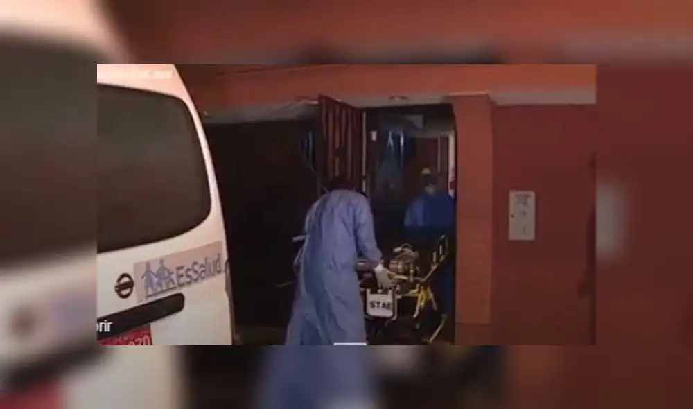 Anciano es trasladado a hospital Rebagliati. Créditos: Captura América.