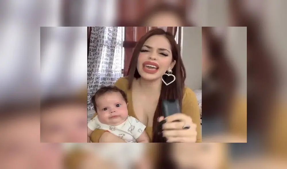 Bebé escucha a su madre cantar y no puede evitar vomitar [VIDEO]