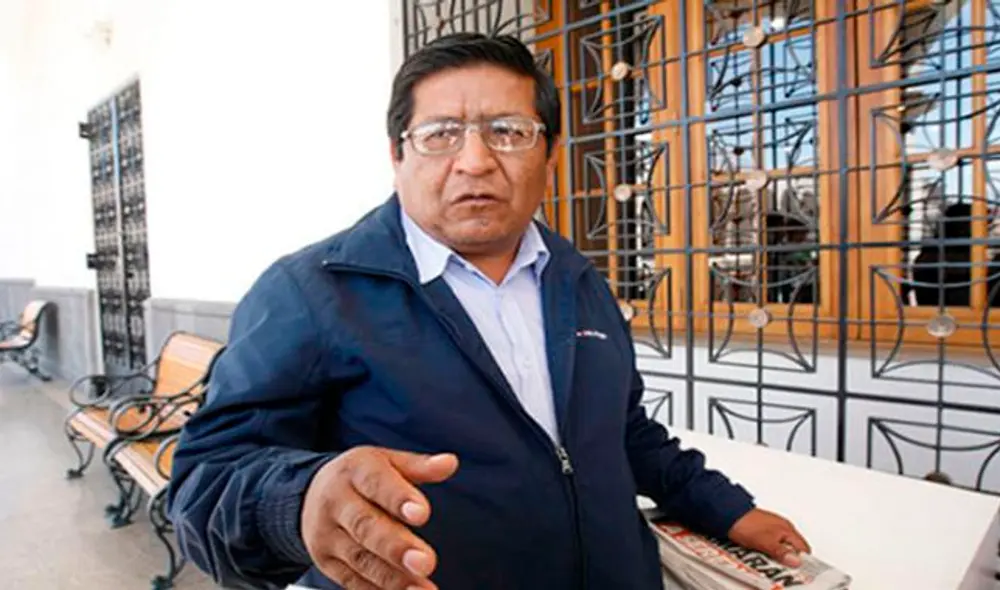 Regidor Pedro Quispe denuncia pérdidas
de S/ 3 millones por SIT Regidor Pedro Quispe denuncia pérdidas
de S/ 3 millones por SIT