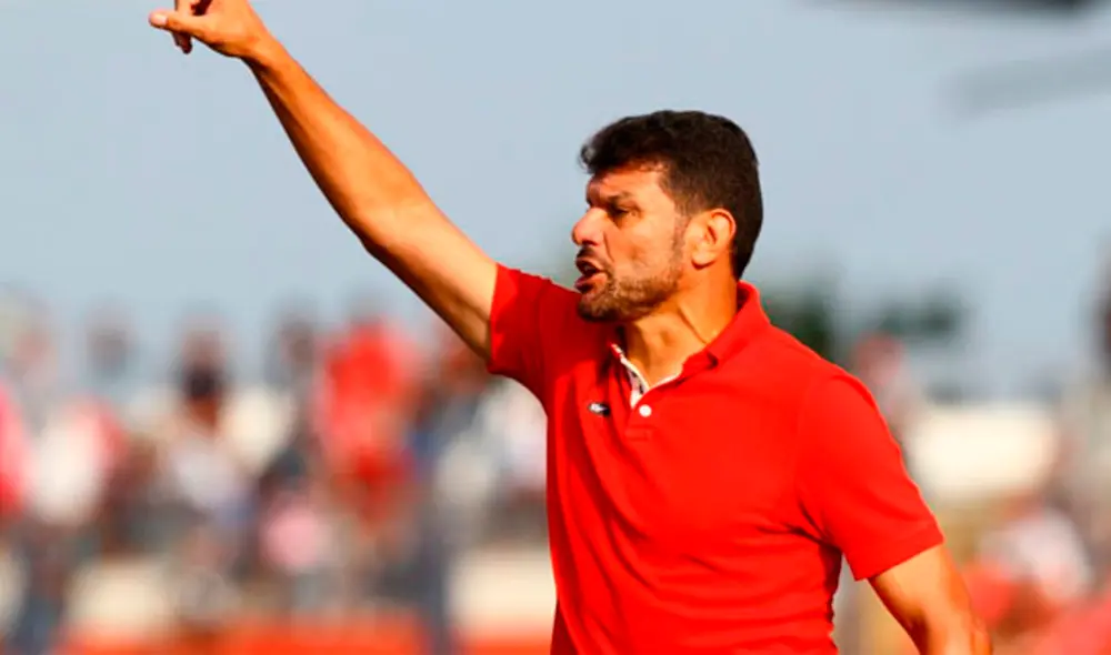 Gustavo Roverano dirigiendo un partido de la Liga 1. | Foto: GLR Gustavo Roverano dirigiendo un partido de la Liga 1. | Foto: GLR