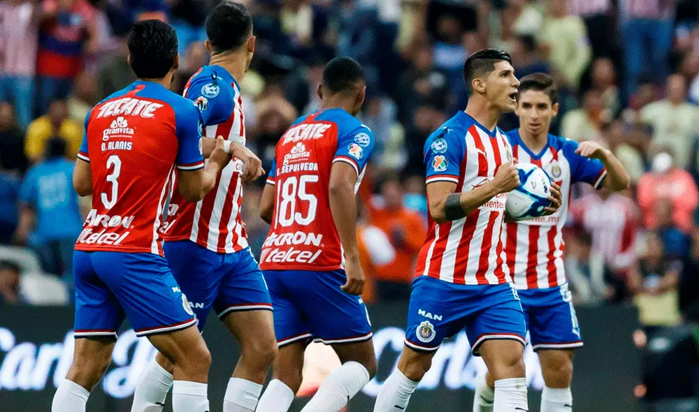 Sigue aquí EN VIVO ONLINE por TUDN el América vs. Chivas en el marco de la jornada 12 del Torneo Apertura 2019 de la Liga MX. | Foto: EFE