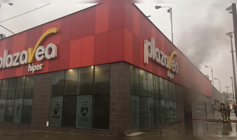 Incendio en Miraflores: dos heridos deja siniestro en Plaza Vea [VIDEO]