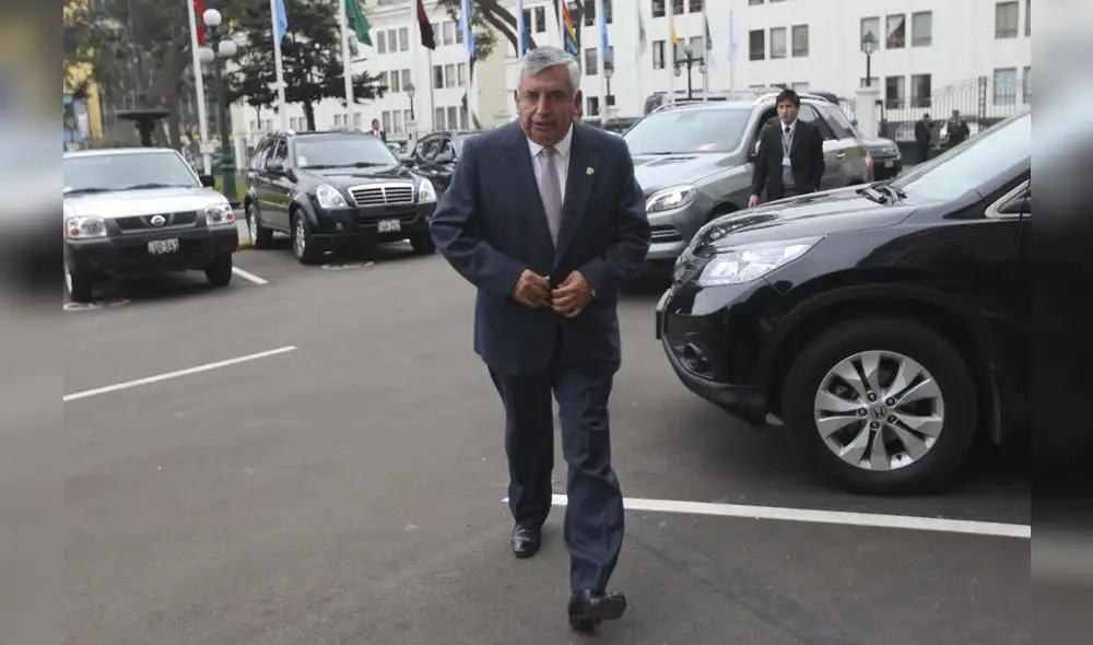 Anulan título de abogado a congresista de Fuerza Popular