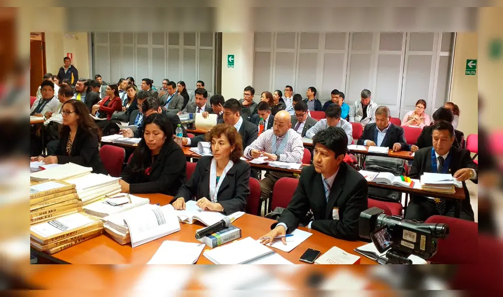 Se les acusa de apropiarse de recursos económicos por más de 8 millones de soles. Se les acusa de apropiarse de recursos económicos por más de 8 millones de soles.