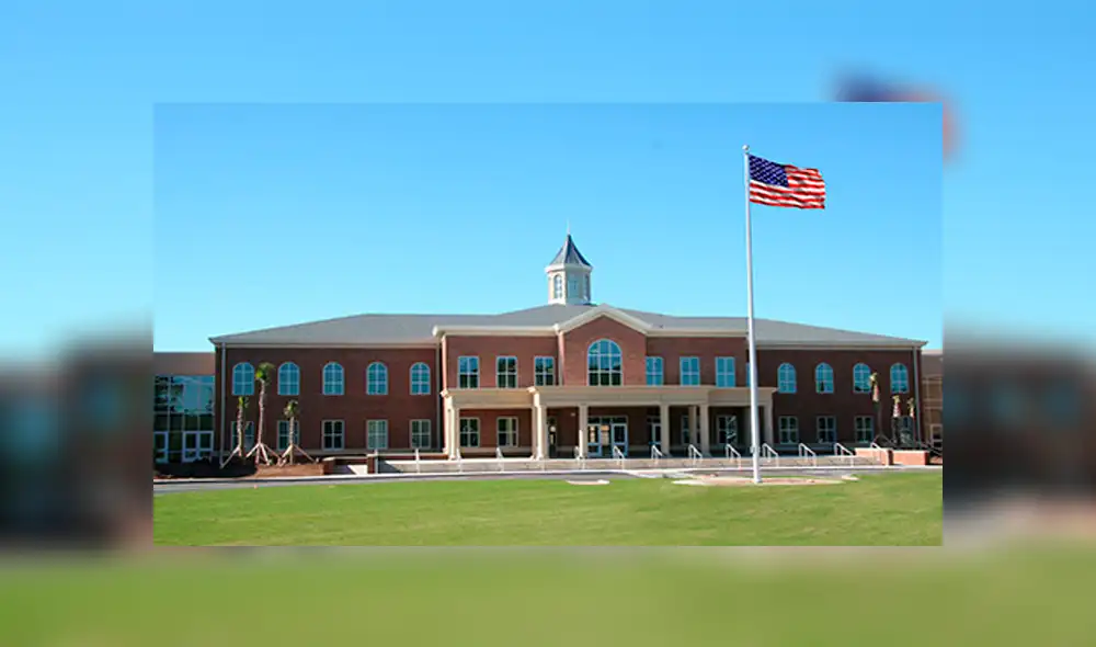 Maestra enseña fotos de desnudos a su alumno de 13 años para abusar sexualmente de él [VIDEO] 