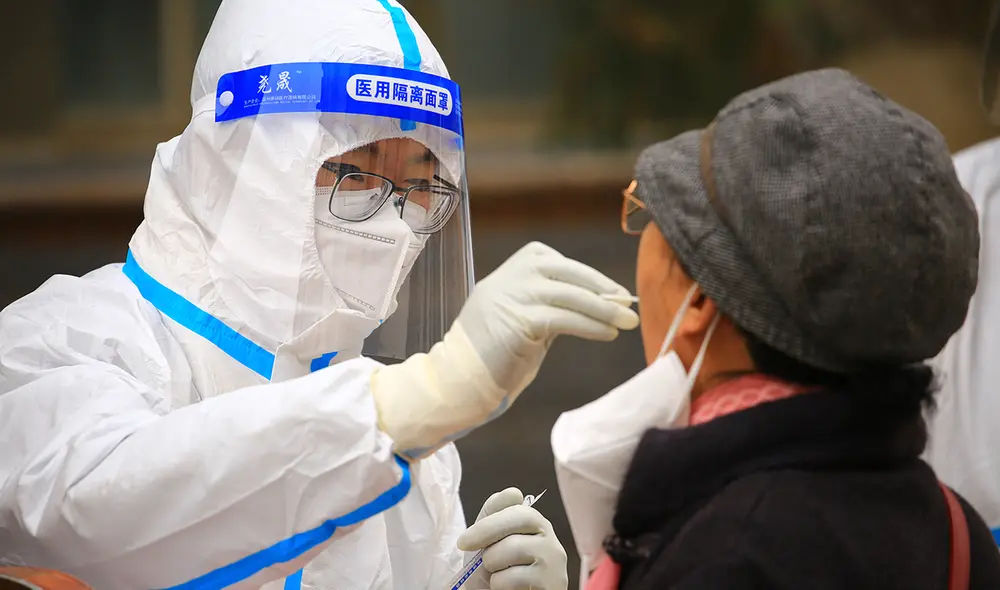 Autoridades sanitarias chinas informaron hoy de la detección de 29.840 casos asintomáticos. Foto: AFP