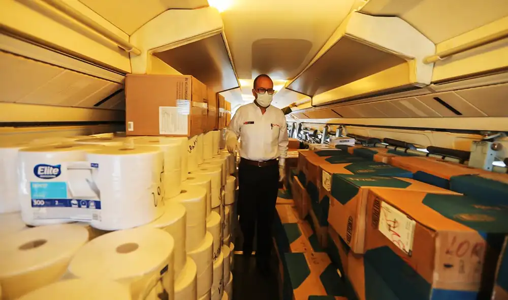 Víctor Zamora reitera que el Gobierno se esfuerza por proteger a los médicos que atienden a pacientes COVID-19. Foto: Minsa. Víctor Zamora reitera que el Gobierno se esfuerza por proteger a los médicos que atienden a pacientes COVID-19. Foto: Minsa.