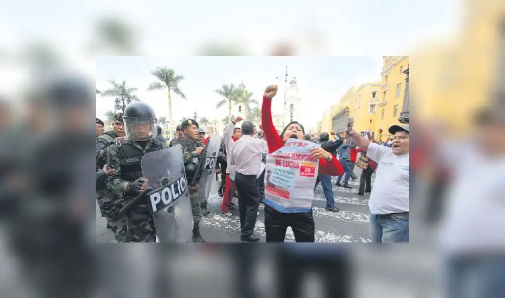 Hacia una democracia efectiva Hacia una democracia efectiva