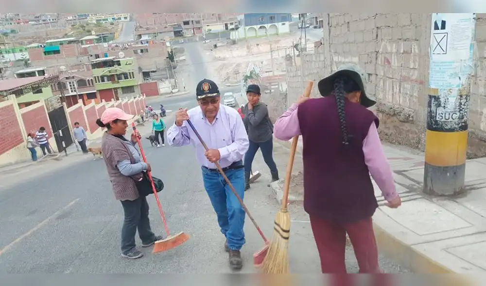 Alcaldes distritales limpian calles y sedes municipales en Tacna Alcaldes distritales limpian calles y sedes municipales en Tacna