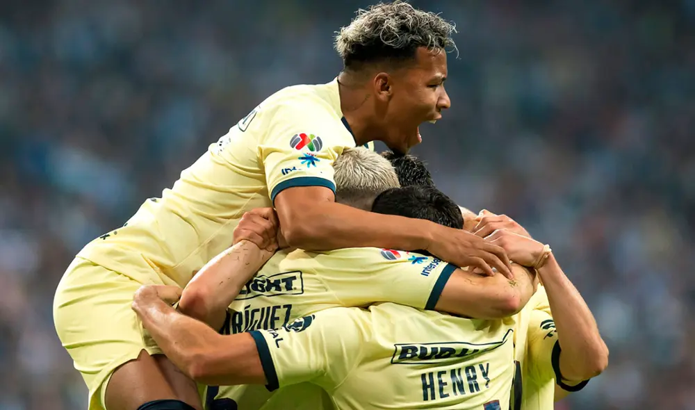 Autogol de Carlos Rodríguez en el América vs. Monterrey por la Liga MX. | Foto: EFE