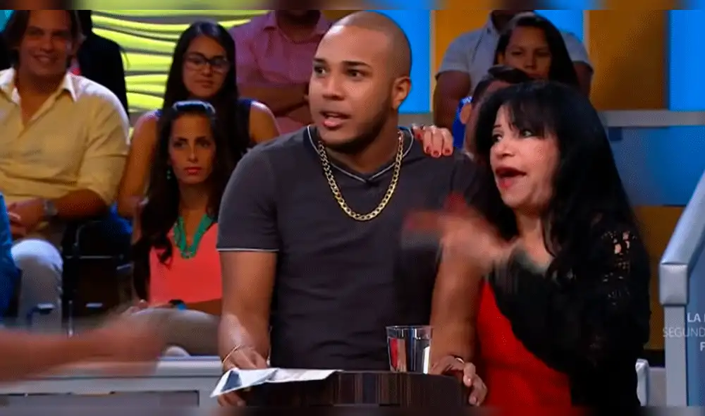 Ana María Polo es sorprendida por insólita pareja en el set de "Caso Cerrado" Ana María Polo es sorprendida por insólita pareja en el set de "Caso Cerrado"