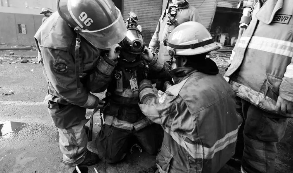 A nivel nacional ya suman 21 bomberos infectados con el virus SARS-CoV-2. Foto: La República. A nivel nacional ya suman 21 bomberos infectados con el virus SARS-CoV-2. Foto: La República.