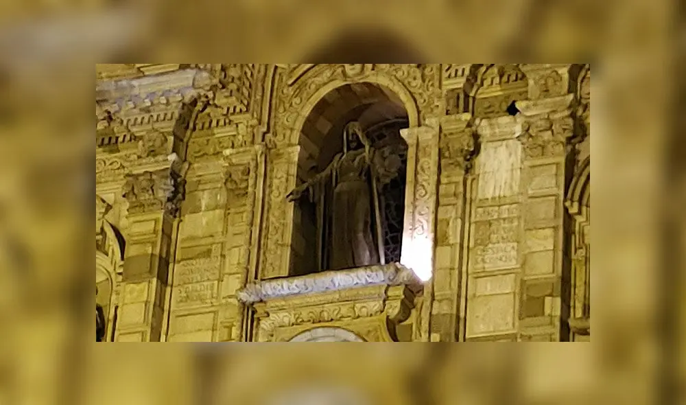 Probando el zoom de la cámara del LG G8SThinQ de noche.