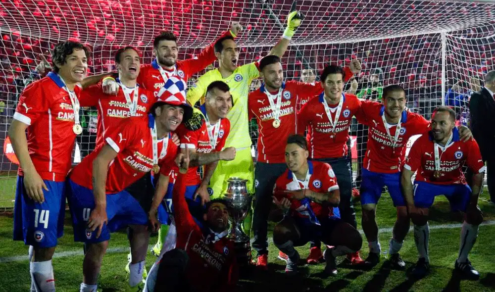 El chileno Matías Fernández será el encargado de entregar el trofeo en la final de la Copa América 2019. | Foto: Agencia UNO El chileno Matías Fernández será el encargado de entregar el trofeo en la final de la Copa América 2019. | Foto: Agencia UNO
