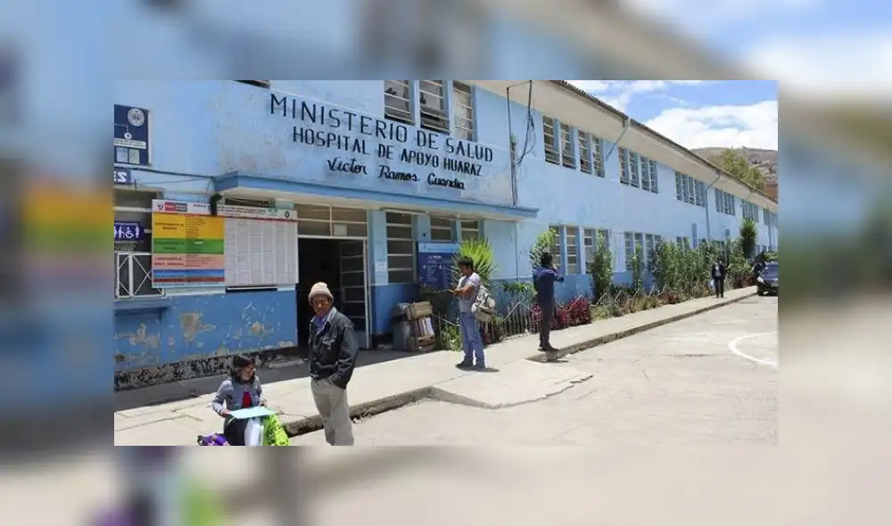 Mujer que dio a luz gemelas necesita transfusión de sangre.