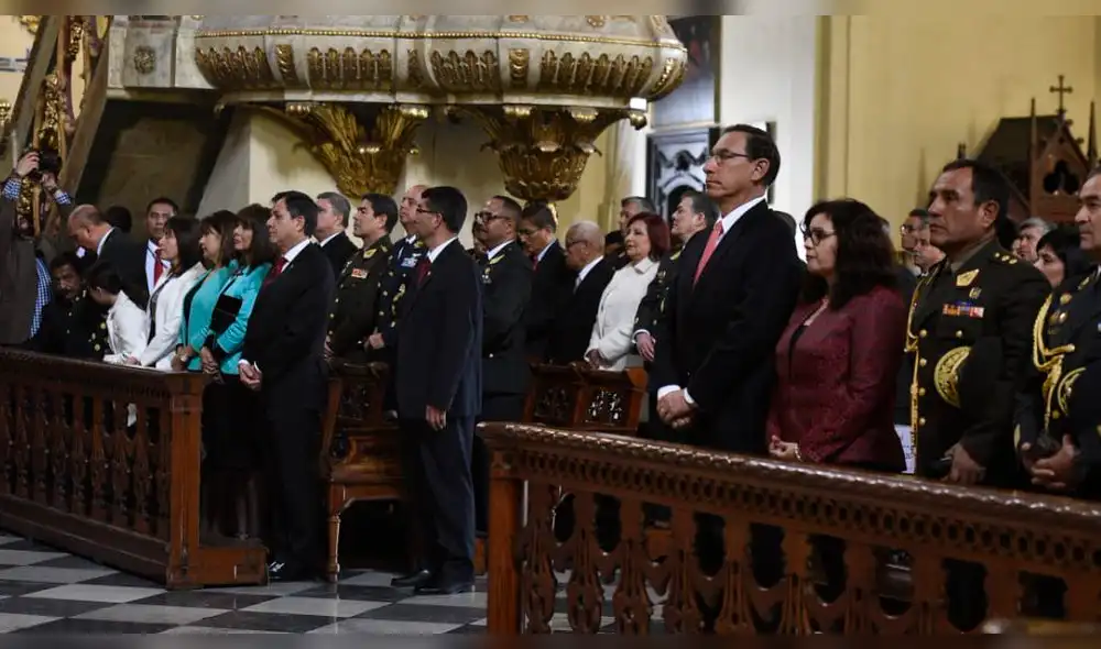 Presidente Martín Vizcarra asiste a misa por Santa Rosa de Lima Presidente Martín Vizcarra asiste a misa por Santa Rosa de Lima