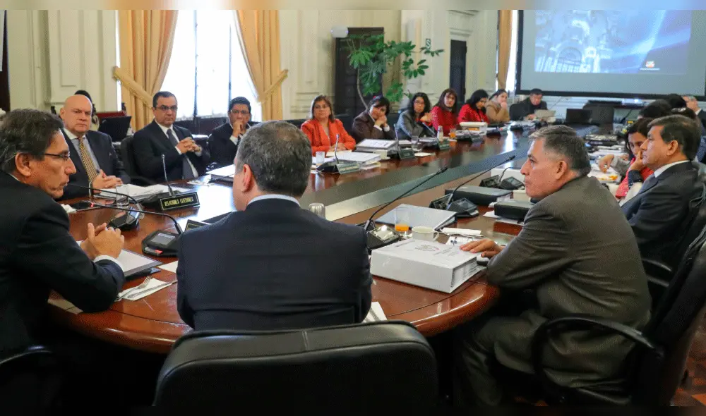 Sesión de Consejo de Ministros junto a Martín Vizcarra. Foto: PCM Sesión de Consejo de Ministros junto a Martín Vizcarra. Foto: PCM