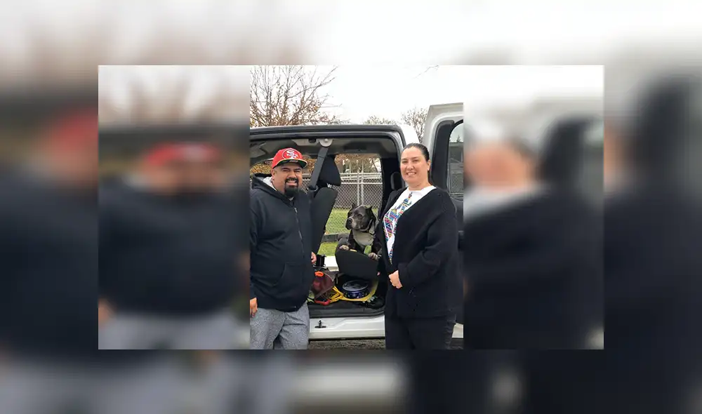 En Facebook, un perro tuvo que esperar por un largo tiempo para recibir el cariño y amor de una familia.