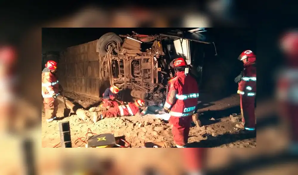 Chofer murió, pero salvó a pasajeros: así quedó el bus en variante de Pasamayo [FOTOS]