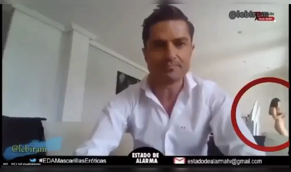 El periodista se encontraba opinando sobre la gestión del Gobierno en la crisis sanitario cuando una mujer semidesnuda apareció en el salón. (Foto: Captura)