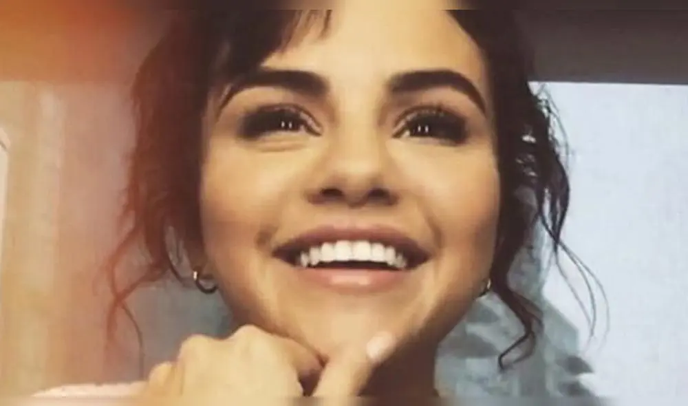 Selena Gomez luce increíble transformación en sus dientes chuecos Selena Gomez luce increíble transformación en sus dientes chuecos
