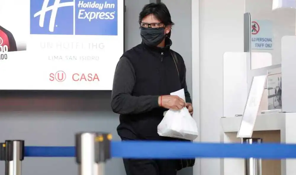 Ángel Comizzo llegó este viernes a Lima y pasará cuarentena en un hotel de San Isidro.| Foto: Antonio Melgarejo