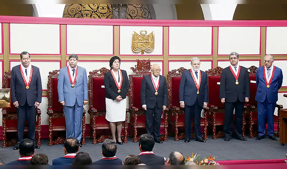 Presionan al TC para evitar que el Presidente avance con las reformas