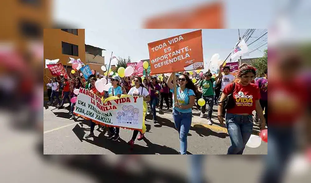 Miles participaron en Corso por la Vida