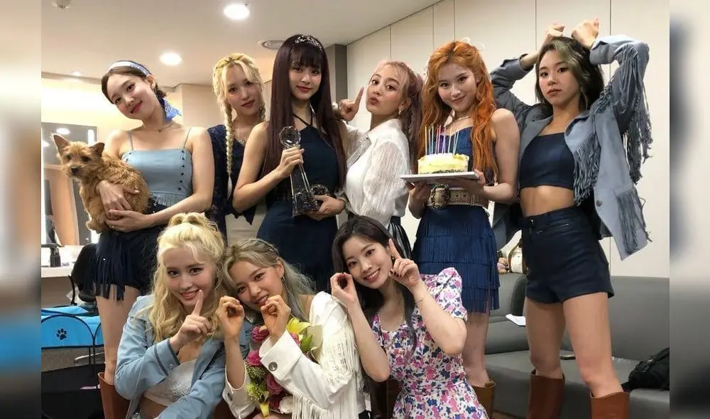 TWICE en el backstage de Music Bank (KBS). Foto: JYP