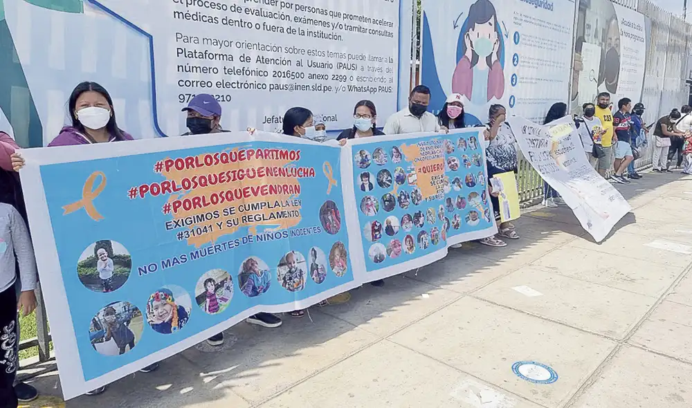 Piden ayuda. Los padres señalan que la promesa de la ministra no se ha cumplido y sigue el desabastecimiento de fármacos.