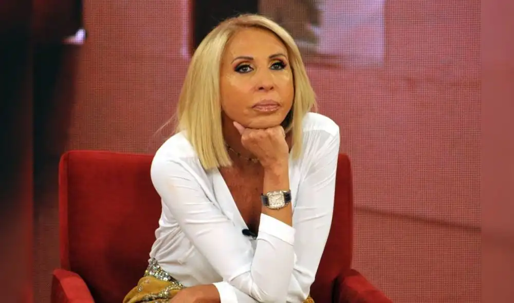 LAURA BOZZO EN GUERRA CON THALIA LAURA BOZZO EN GUERRA CON THALIA