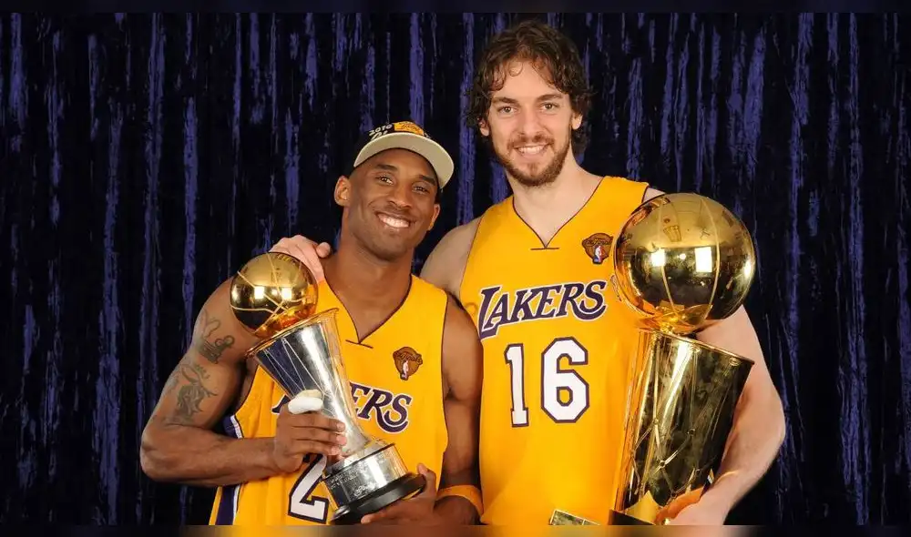 Pau Gasol y Kobe Bryant. Foto: Andrew D. Bernstein