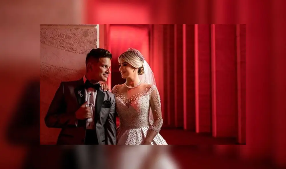 El cantante de reguetón Omar Acedo publicó el viernes una fotografía de su boda con Daniela Cabello. Foto: Instagram El cantante de reguetón Omar Acedo publicó el viernes una fotografía de su boda con Daniela Cabello. Foto: Instagram