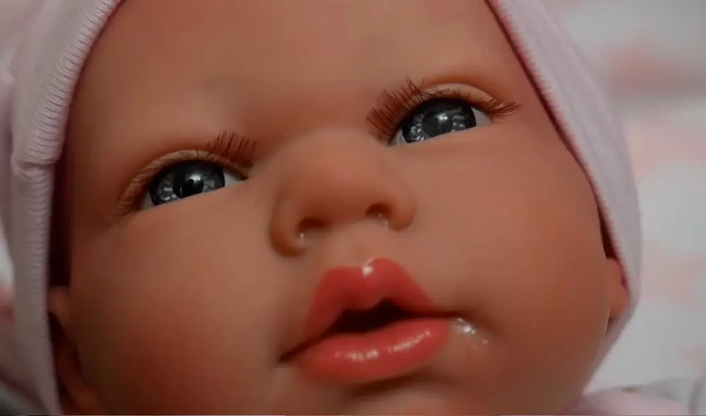 Desliza las imágenes para ver el aspecto de este costoso juguete que actualmente se vende en Lima. Foto: captura de YouTube/Ariana Bolo Arce Desliza las imágenes para ver el aspecto de este costoso juguete que actualmente se vende en Lima. Foto: captura de YouTube/Ariana Bolo Arce