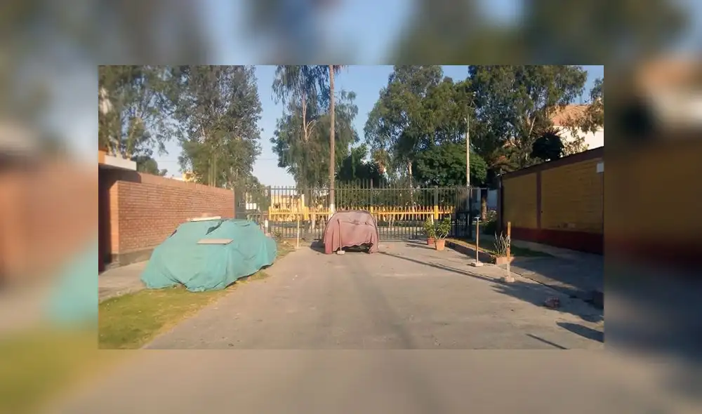 #YoDenuncio: carro obstaculiza entrada de calle del Callao #YoDenuncio: carro obstaculiza entrada de calle del Callao