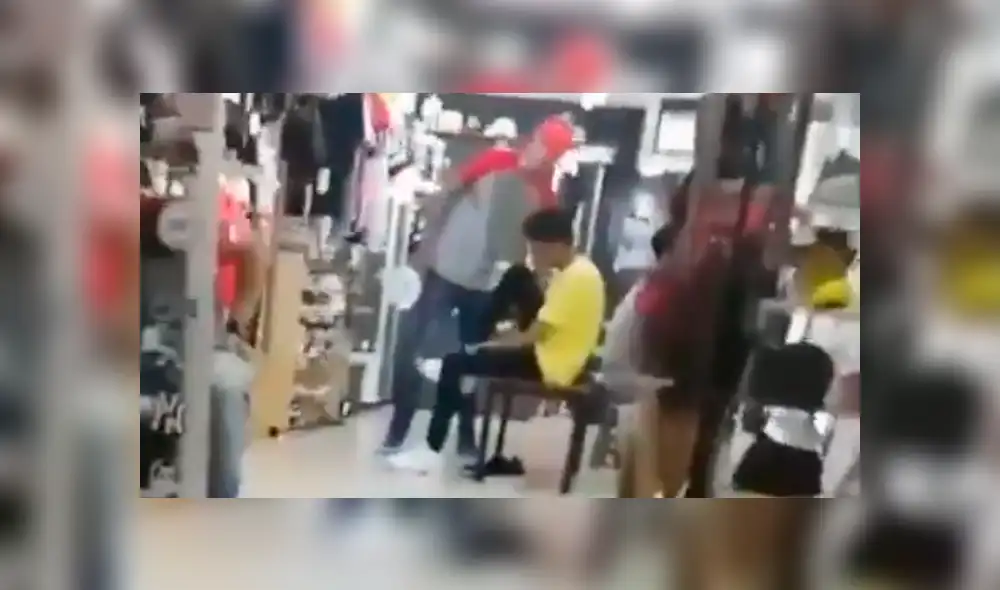 Facebook viral: termina en el piso al intentar hacer la broma de las zapatillas de Pedro Gallese