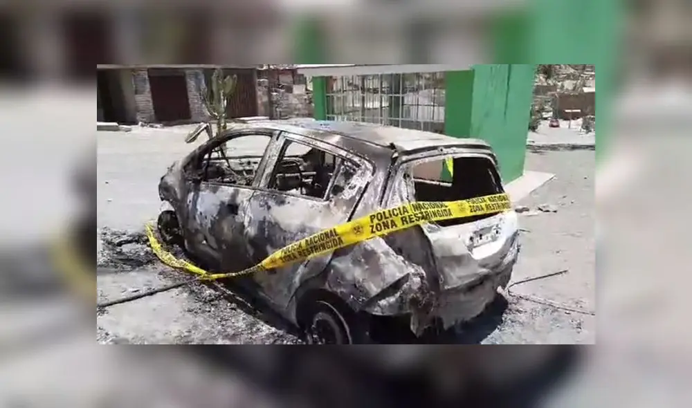 Vecinos quemaron el carro donde los ladrones pretendían llevarse lo robado.