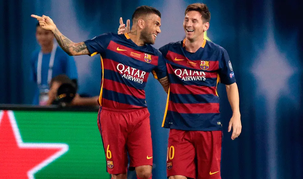 Dani Alves recibió los saludos de Luis Suárez y Lionel Messi durante su presentación en Sao Paulo. | Foto: EFE