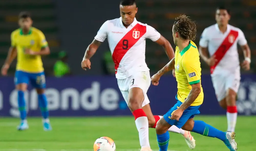 Christopher Olivares en la selección peruana.