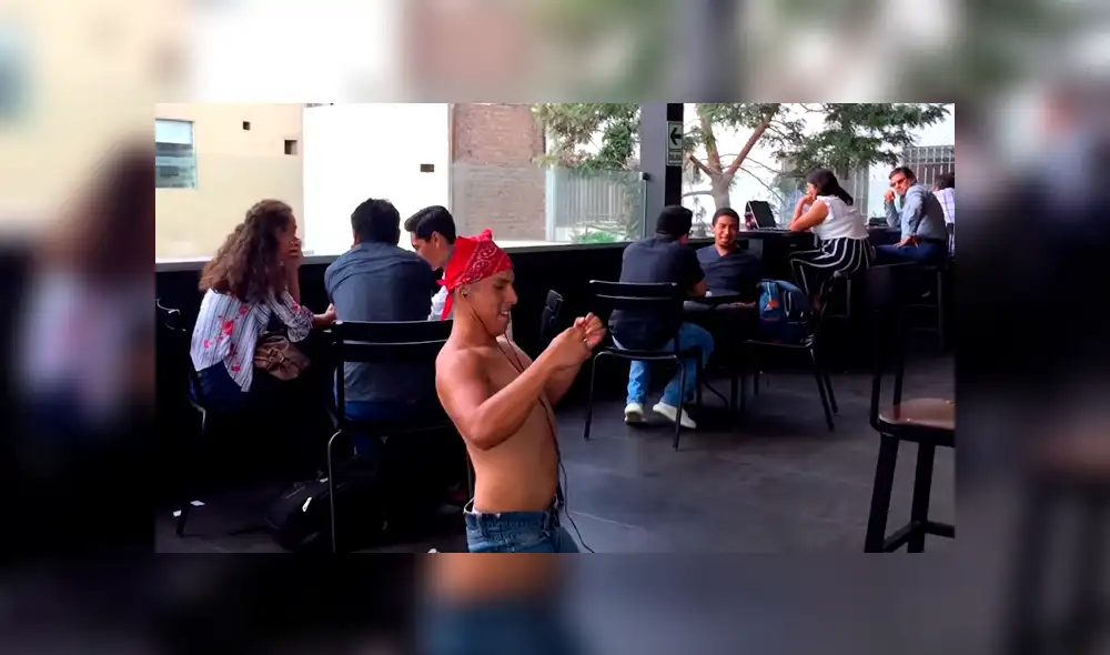 YouTube viral: peruano imita a Ricardo Milos y sale a bailar semidesnudo en calles de Lima [VIDEO]