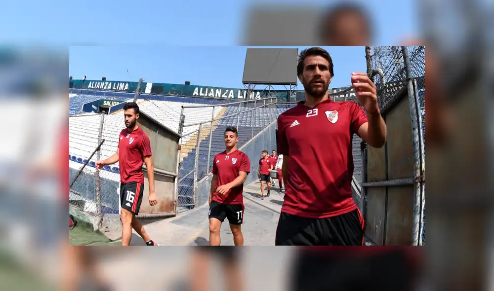 No creerás lo que hizo River cuando Alianza Lima le entregó su camiseta [FOTOS]