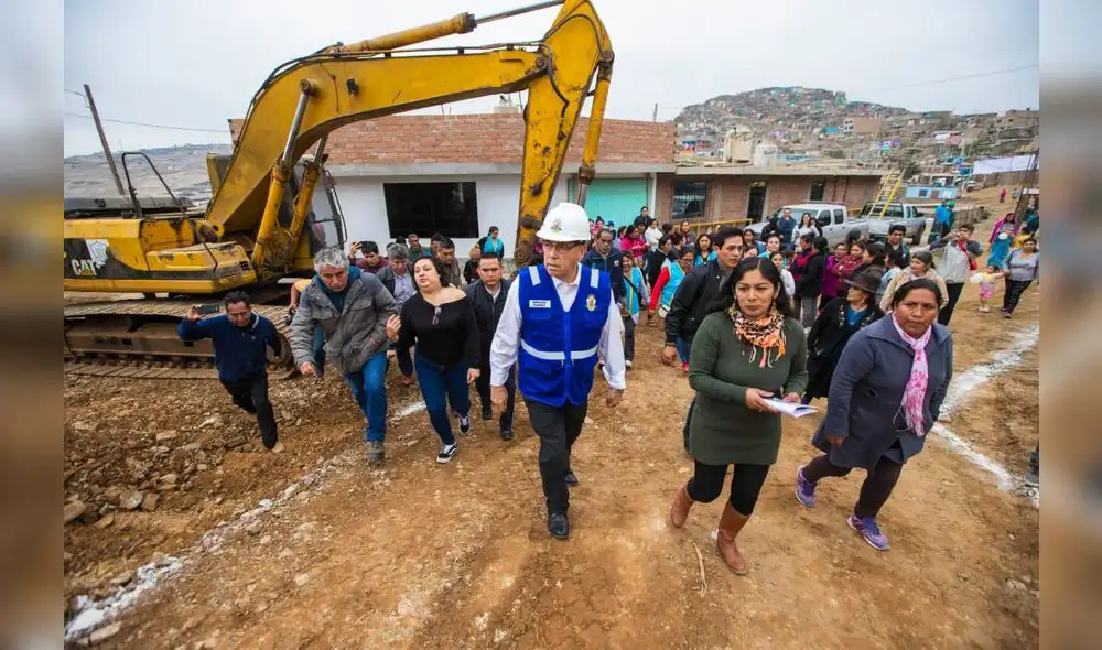 Más de 63 mil pobladores de Ventanilla y Mi Perú se beneficiarán con enripiado de calles