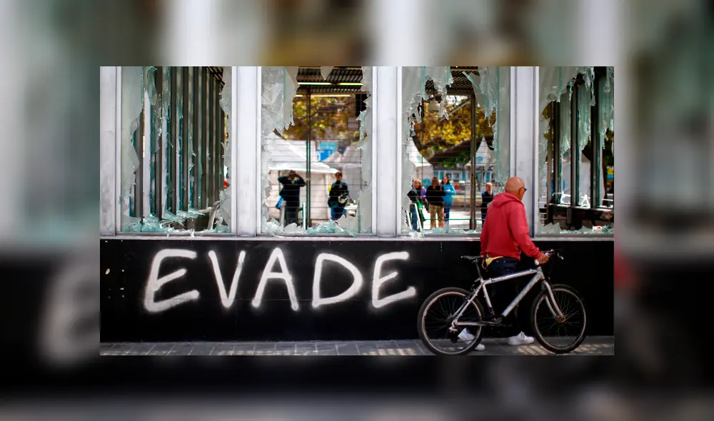 Crisis en Chile: Metro de Santiago luce irreconocible tras incendios por protestas Crisis en Chile: Metro de Santiago luce irreconocible tras incendios por protestas