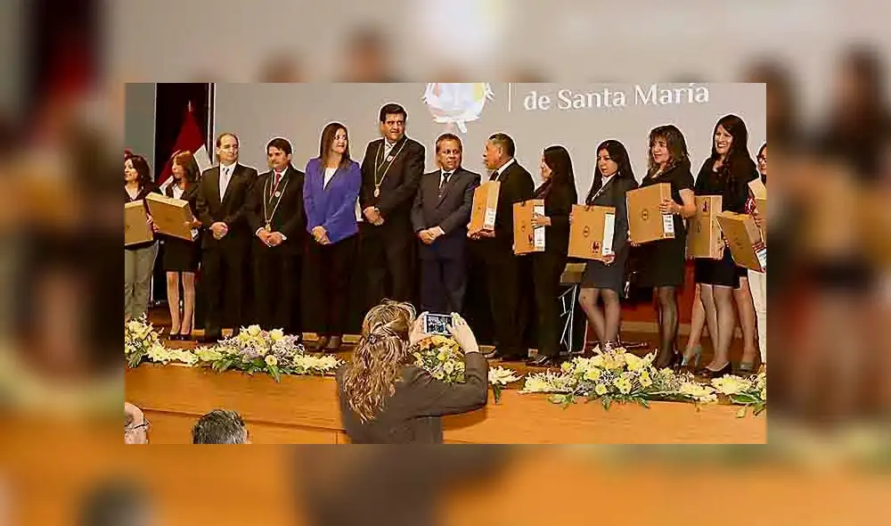 1 400 docentes capacitados con nuevas tecnologías en Arequipa