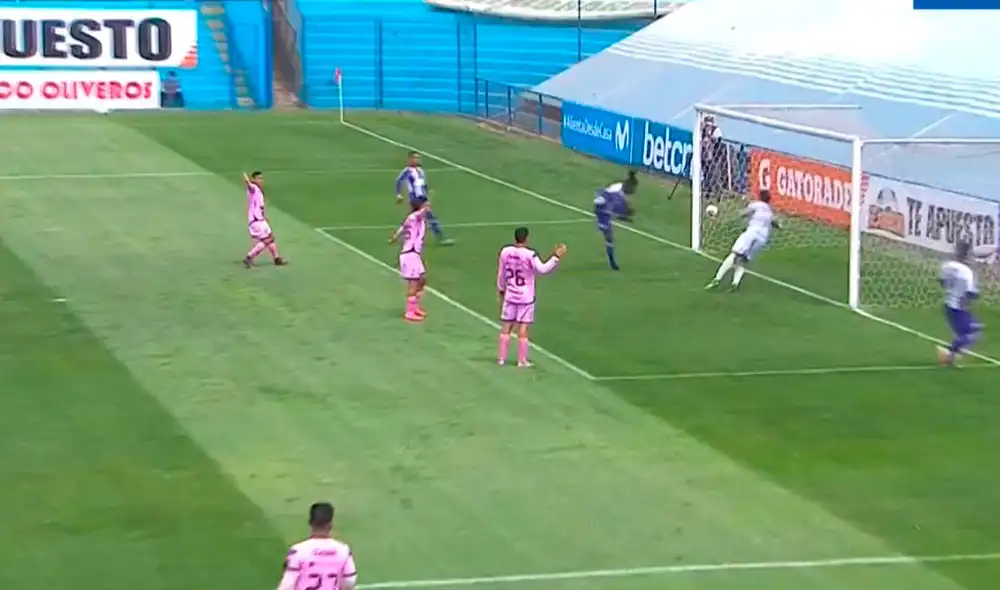 Carlos Ascues marcó el primero tras pase de Patricio Rubio. Foto: Captura de GOLPERU Carlos Ascues marcó el primero tras pase de Patricio Rubio. Foto: Captura de GOLPERU