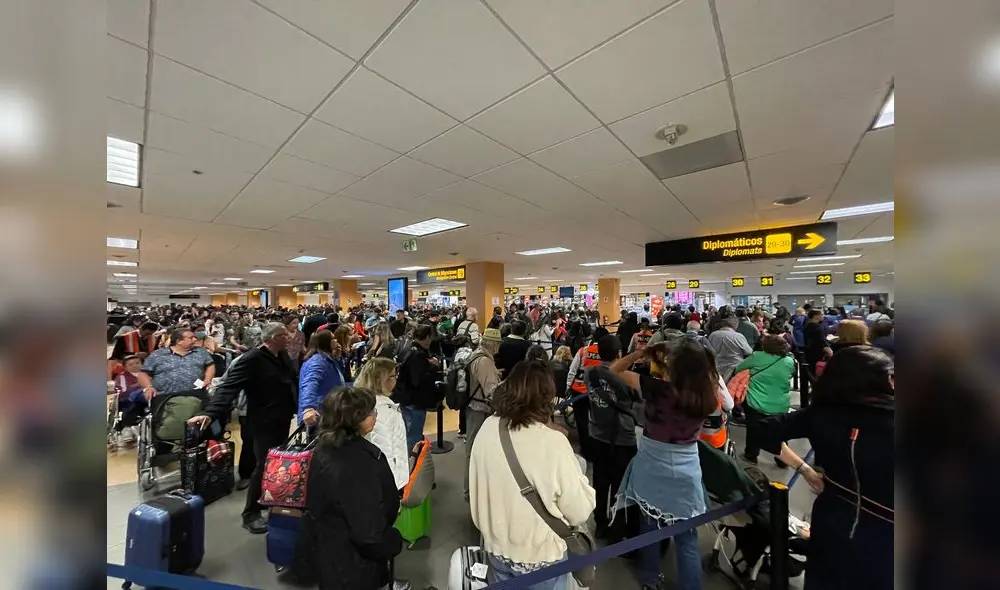 Accidente avión Latam en Jorge Chávez EN VIVO: últimas noticias sobre incendio y bomberos fallecidos en aeropuerto internacional | Videos. Foto: Ed Málaga-Trillo/Twitter Accidente avión Latam en Jorge Chávez EN VIVO: últimas noticias sobre incendio y bomberos fallecidos en aeropuerto internacional | Videos. Foto: Ed Málaga-Trillo/Twitter